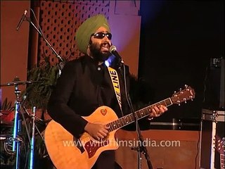 Rabbi Shergill singing Challa live!