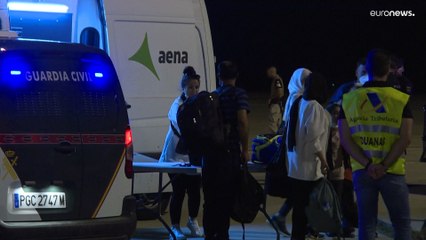 España recibe a 294 excolaboradores afganos y sus familias en Madrid