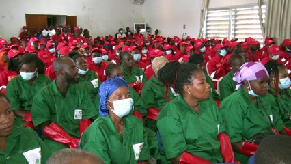 Abobo : la Ministre d'État Kandia Camara initie la 2è phase du projet Thimo au profit de 400 jeunes de la commune