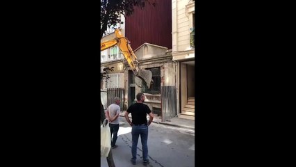 Tarihi evi iş makinesiyle yıkmışlardı: İBB tepki gösterdi, suç duyurusunda bulunuyor