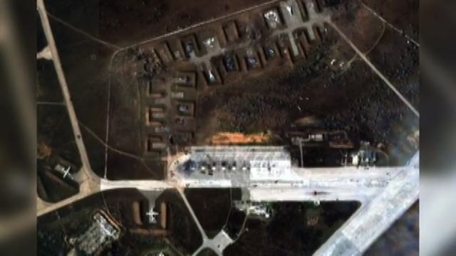 Aerei russi distrutti in Crimea, almeno 9 nella base di Saki