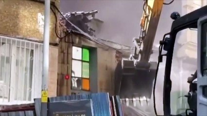 Tarihi eve iş makinesiyle yıkımına İBB'den suç duyurusu