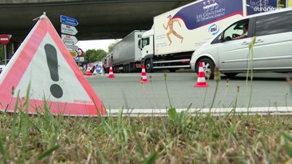 Largas colas de camiones en la frontera entre España y Francia