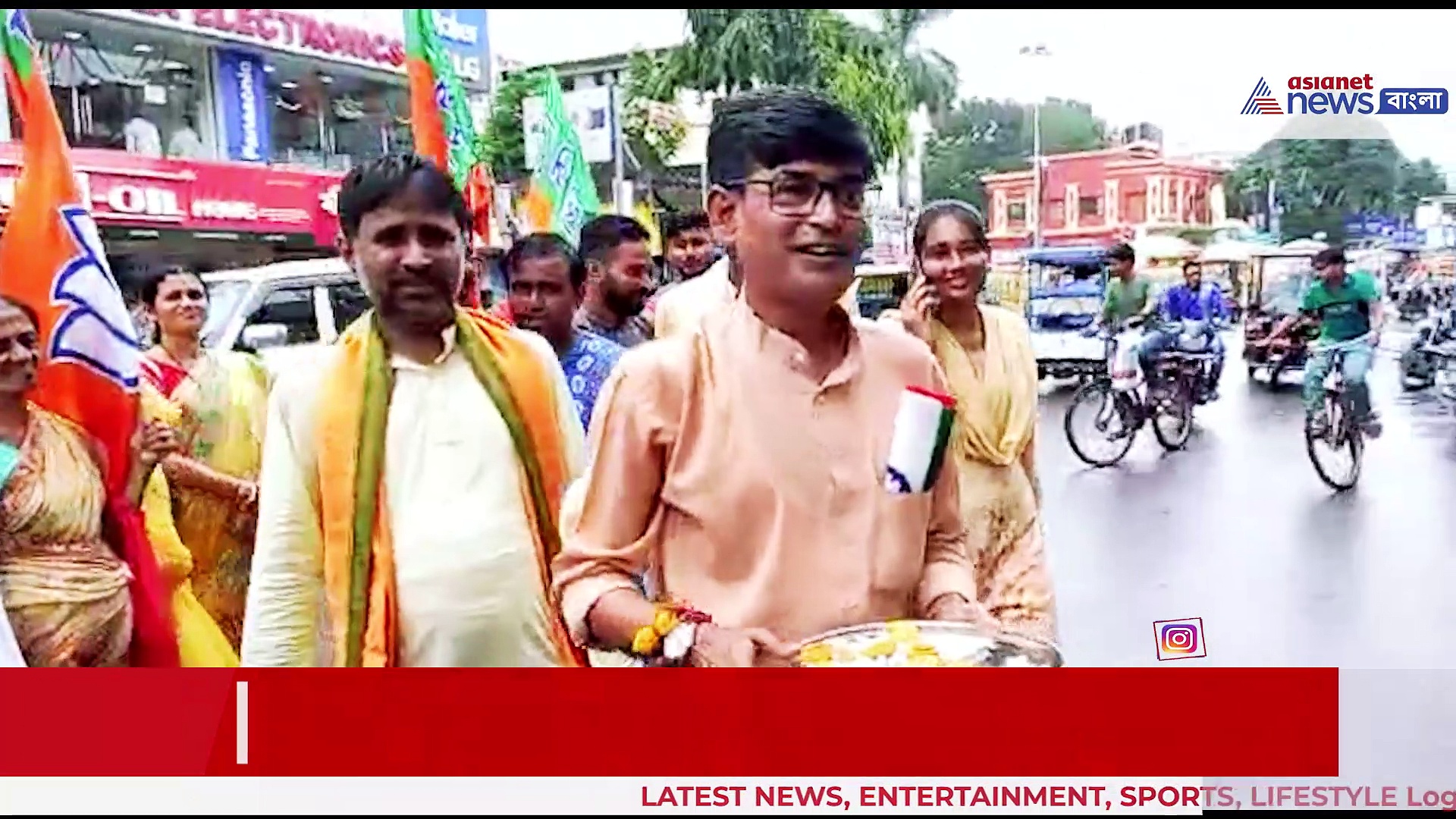 অনুব্রতর গ্রেফতারে, গুড় ও বাতাসা দিয়ে মিষ্টি মুখ, সাথে 'চড়াম চড়াম' ঢাকের শব্দ, অভিনব প্রচার বিজেপির