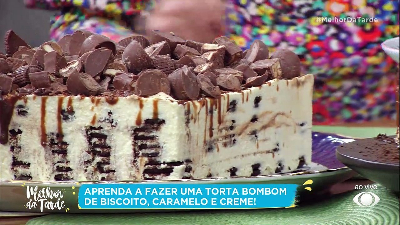 Torta de bombom de biscoito, caramelo e creme