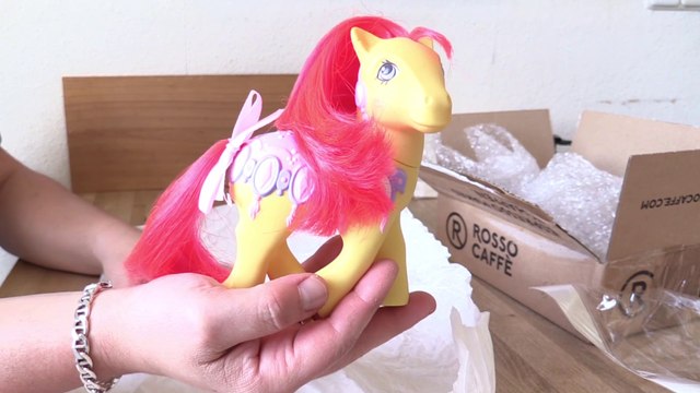 MY LITTLE PONY-UNBOXING PONY POST MERRY GO ROUND PONY DIAMOND DREAMS
