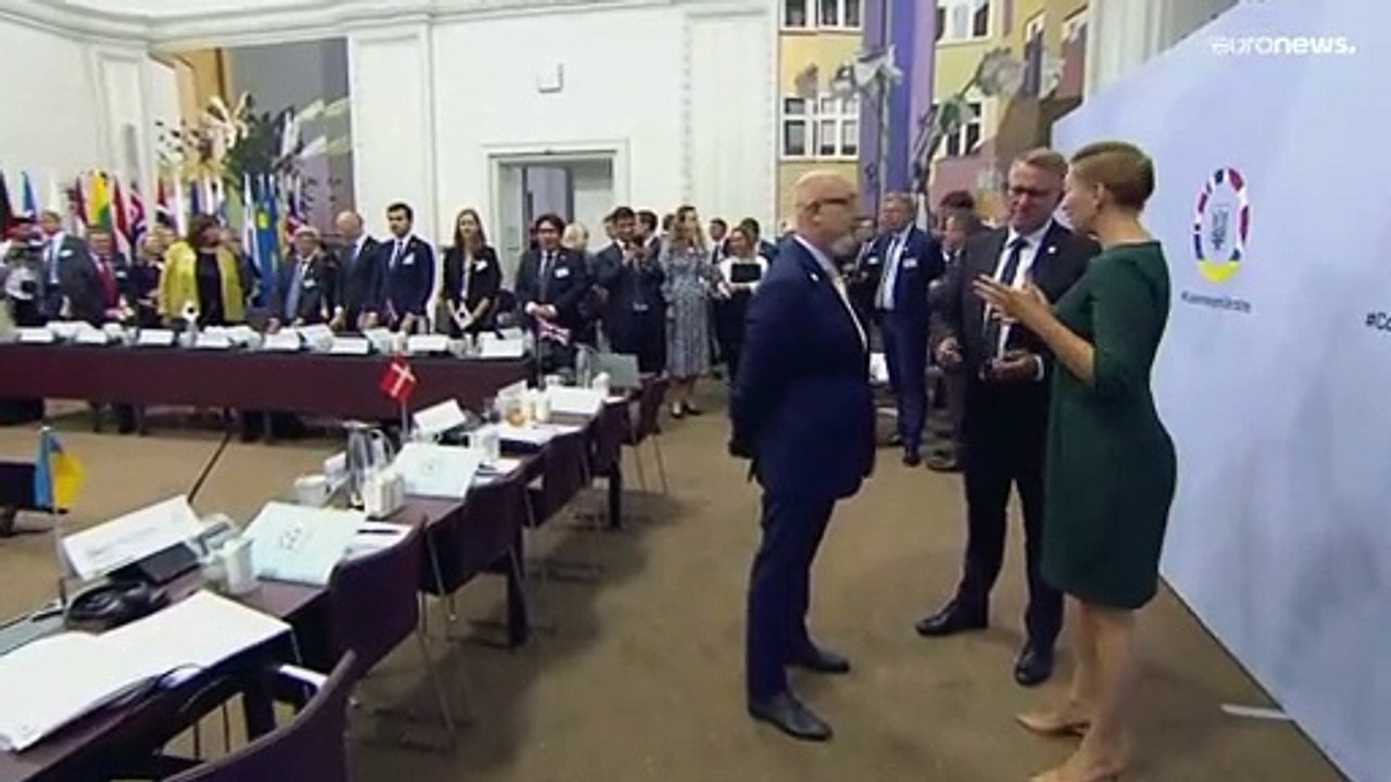 Zelenski acusa a Rusia de "secuestrar" la central de Zaporiyia e infundir el "terror nuclear"