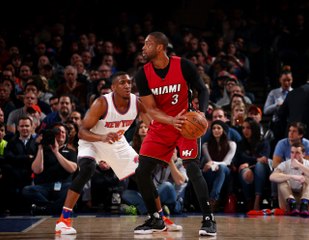 Dwyane Wade's between-the-legs stepback at MSG in 2015