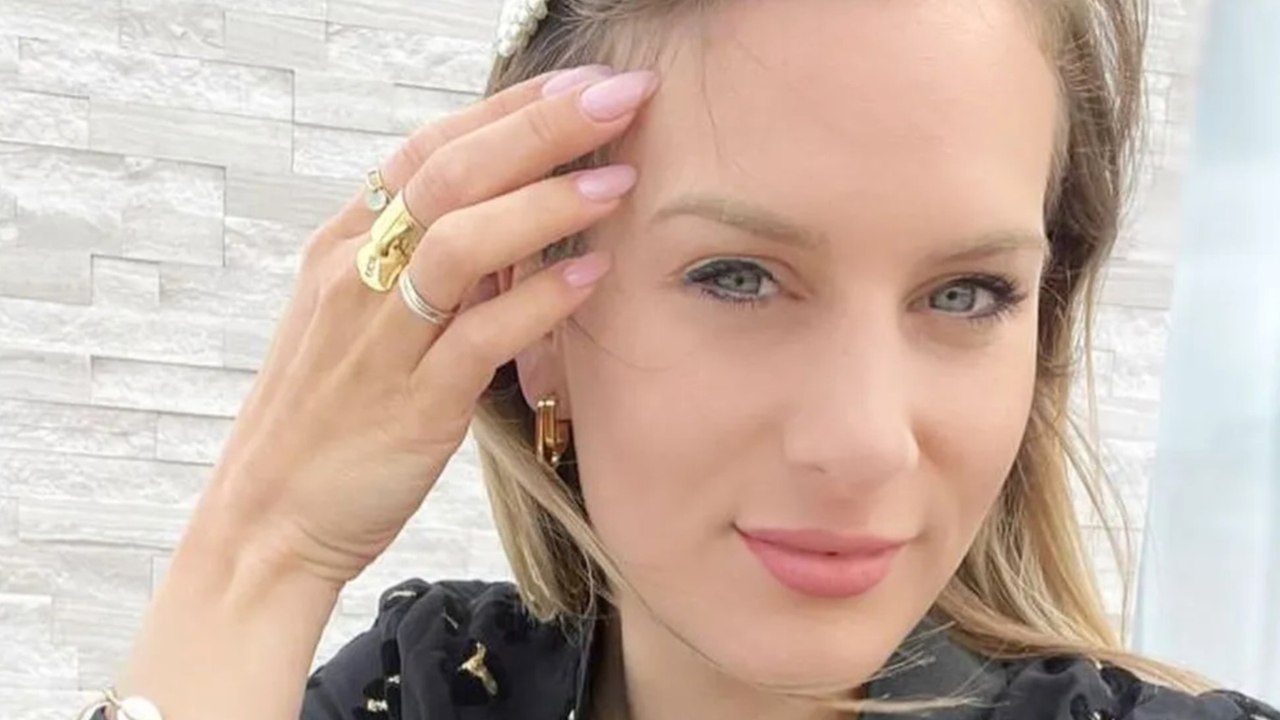 VOICI : Camille Santoro (Familles nombreuses) les larmes aux yeux : ses touchantes confidences sur le décès d'un de ses frères