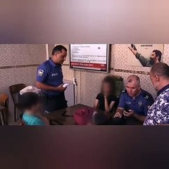 Annelerinin ‘Sizi 10 gün sonra gelip alacağım’ diyerek kebapçıya bıraktığı çocukları babaları da istemedi!