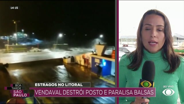 Vendaval destrói posto e paralisa balsas
