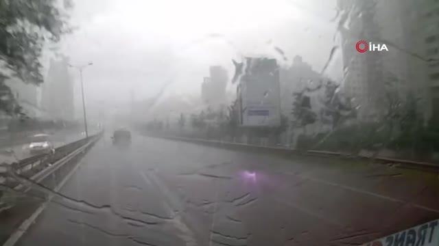 Son dakika haber... E-5 bağlantı yolunda zincirleme trafik kazası kamerada