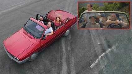 "Düğün Dernek" filminden esinlenerek eski otomobilini üstü açık hale getirdi! Görenler telefona sarılıyor