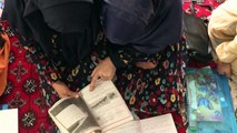 Afegãs se arriscam em ‘escolas clandestinas’ para estudar