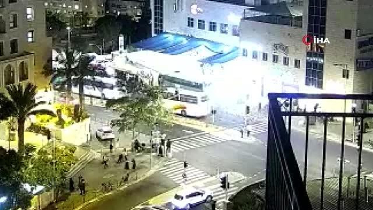 Son dakika haber... Kudüs'te kontrolden çıkan otobüs yayalara çarptı: 3 ölü, 6 yaralı