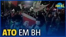 Manifestantes fazem ato em defesa da democracia em BH