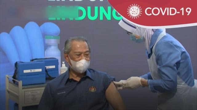 Vaksin COVID-19 | Sejarah tercipta, Perdana Menteri terima suntikan vaksin pertama