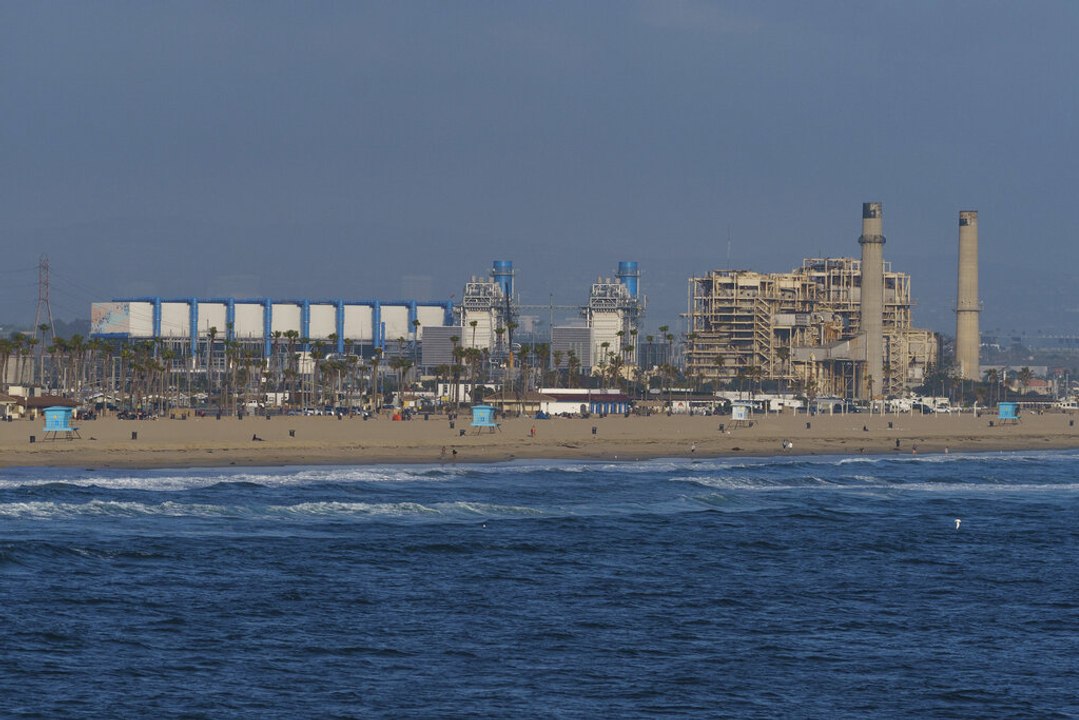 How does the desalination process work?