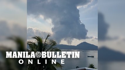 Taal volcano emits volcanic smog