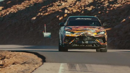 Lamborghini segna il record per SUV alla Pikes Peak con la nuova Urus