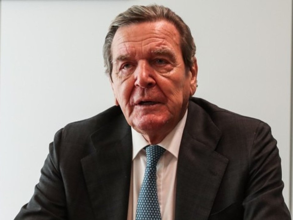 Ex-Kanzler Gerhard Schröder verklagt den Bundestag