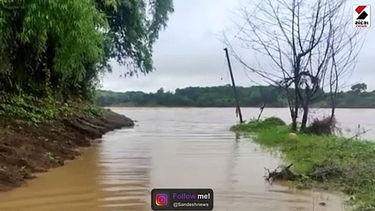 વલસાડમાં ઔરંગા નદી બે કાંઠે: NDRFની ટીમ તૈનાત ક...