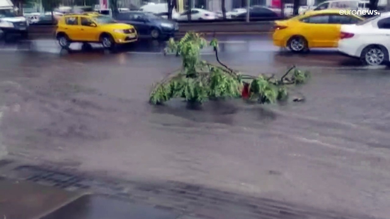 شاهد: أمطار غزيرة تضرب العاصمة التركية أنقرة