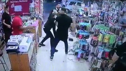 İKİ KARDEŞ, ENİŞTELERİNİ BIÇAKLADI; O ANLAR KAMERADA