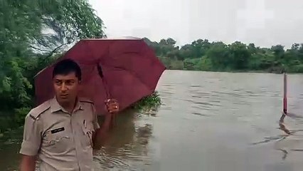 भीलवाड़ा में गोठड़ा बांध छलका, त्रिवेणी नदी ऊफान पर, पुलों पर पुलिस तैनात