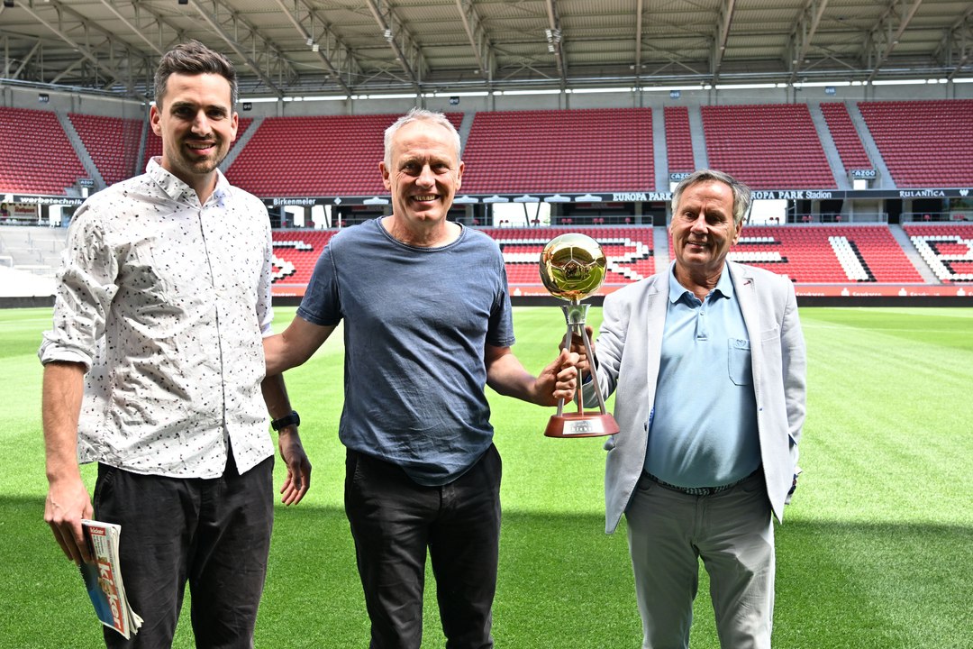 'Mehr als erfreut': Streich erhält 'Trainer des Jahres'-Trophäe