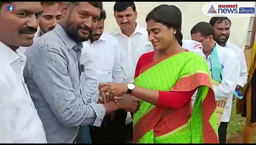 తన సోదరులు వారేనంటూ... పాదయాత్ర క్యాంప్ లోనే వైఎస్ షర్మిల రాఖీ సెలబ్రేషన్స్ 