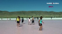 Tuz Gölü'nde şaşırtan görüntü! Pembe renge döndü, nedeni ortaya çıktı