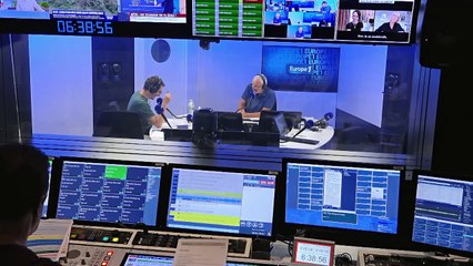 EPISODE 5 - Les travailleurs du bonheur : le contrôleur de train magicien