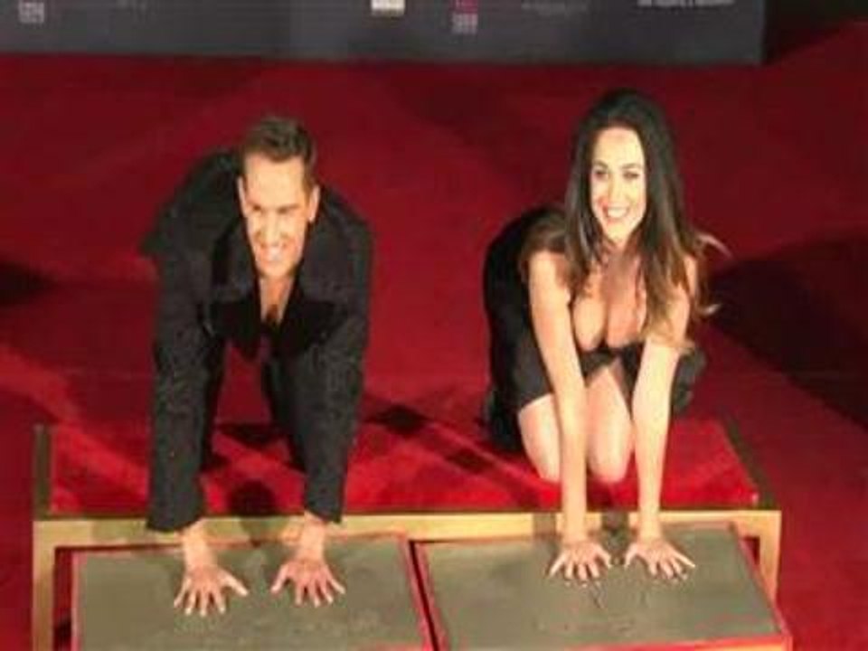 Pop star Katy Perry has hands imprinted in Hollywood