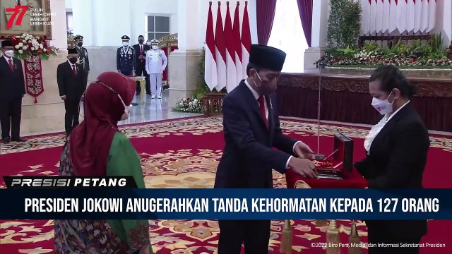 Penganugerahan Tanda Kehormatan Republik Indonesia Oleh Presiden Joko Widodo di Istana Negara