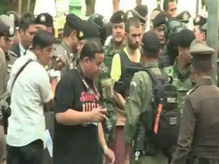 Thai police stage bombing reenactment with prime suspect