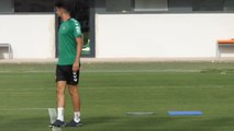 Bartra entrena con normalidad con el Betis en medio de los rumores sobre su marcha