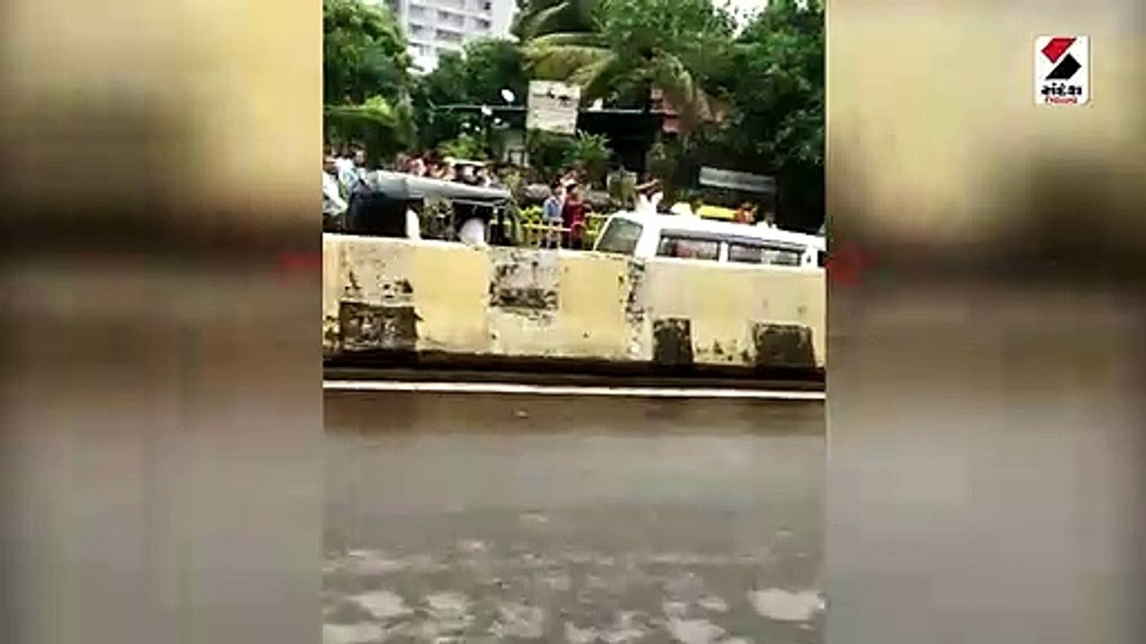 VIDEO : ત્રણ લોકો CNG કારમાં જઈ રહ્યા હતા ને અચ...