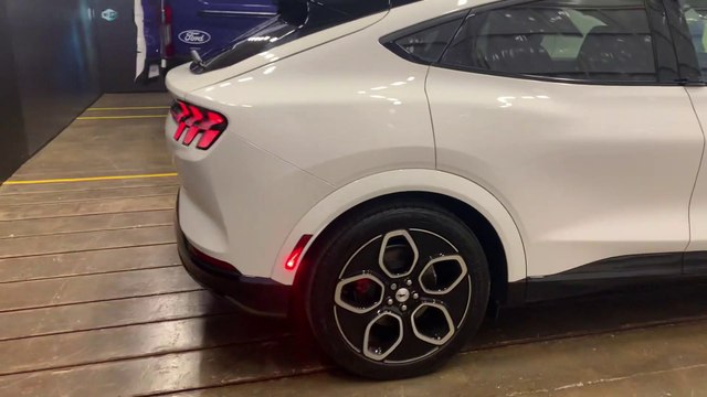 Ford mostra o SUV elétrico Mustang Mach-E no Brasil