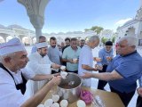 Gaziantep haber! Gaziantep'te Cuma namazı sonrası cemaate aşure ikram edildi