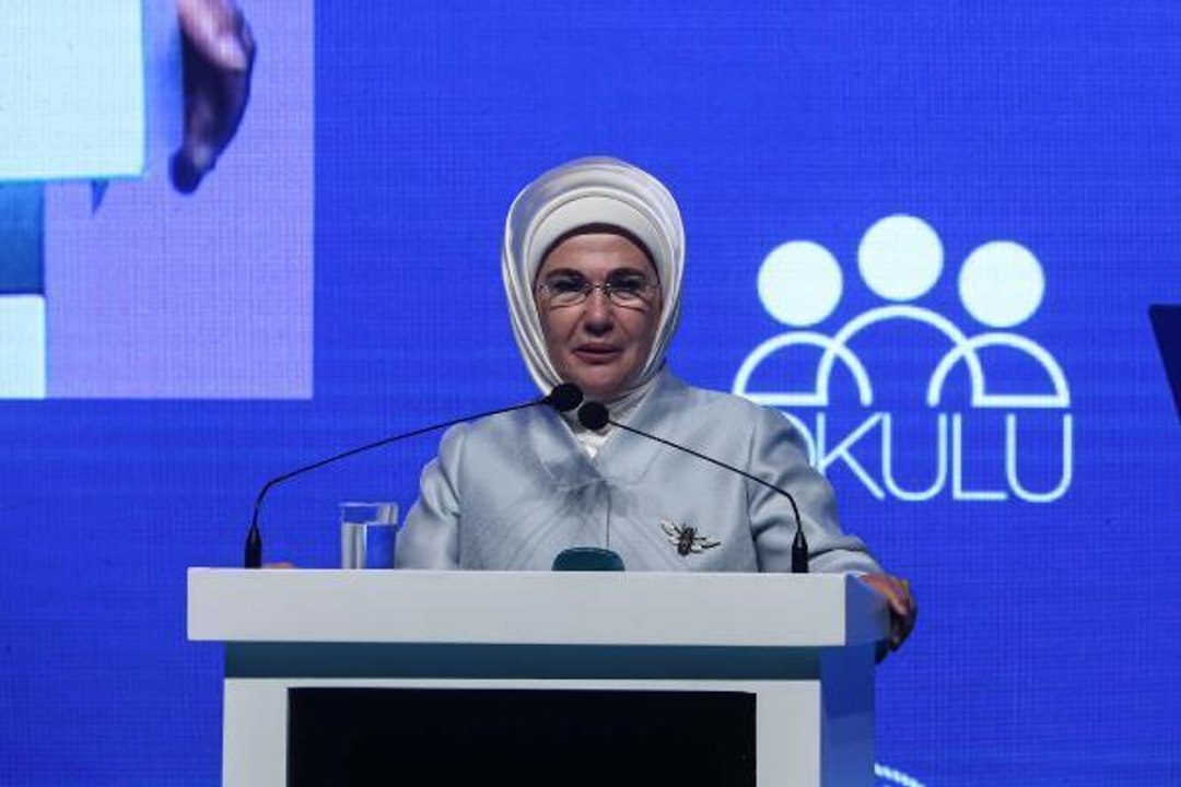 EMİNE ERDOĞAN GÜÇLÜ AİLELER TOPLUMLARIN BAĞIŞIKLIK SİSTEMİNİ OLUŞTURUR