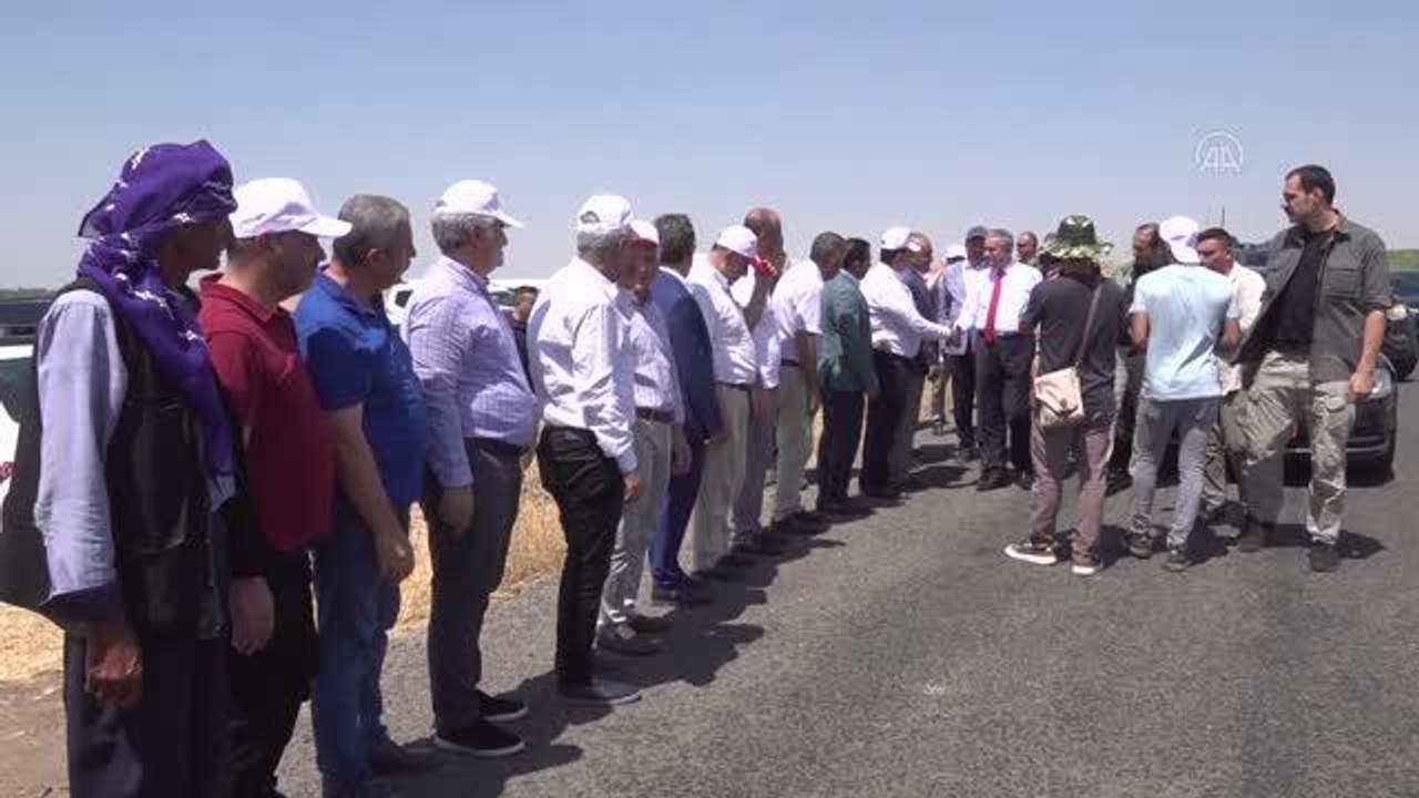 Diyarbakır haberleri... DİYARBAKIR - Vali Su, kurutmalık domates ve salça üretimi yapan kadın girişimciyle görüştü