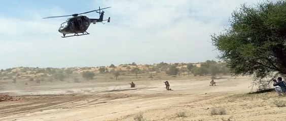 -आधुनिक उपकरणों का उपयोग कर सेना ने दिखाया युद्ध कौशल