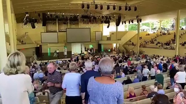 Şeytan Ayetleri nin yazarı Salman Rüşdi saldırıya uğradı