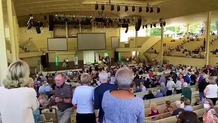 "Şeytan Ayetleri"nin yazarı Salman Rüşdi saldırıya uğradı