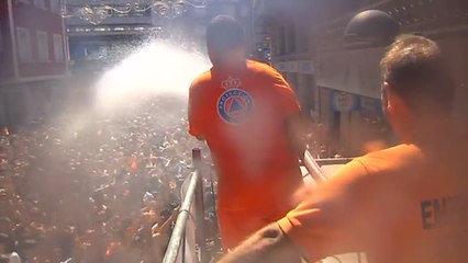 Fiestas de agua en plena sequía
