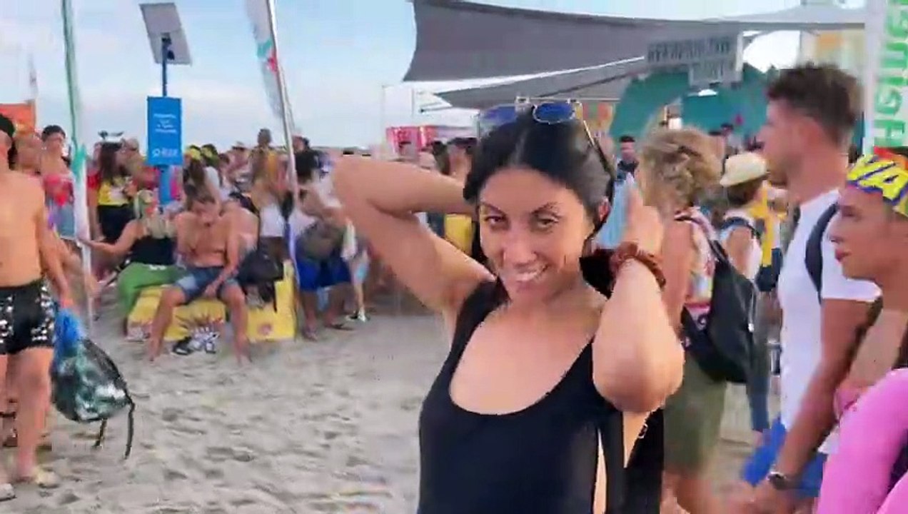 Jova beach party a Roccella: le interviste