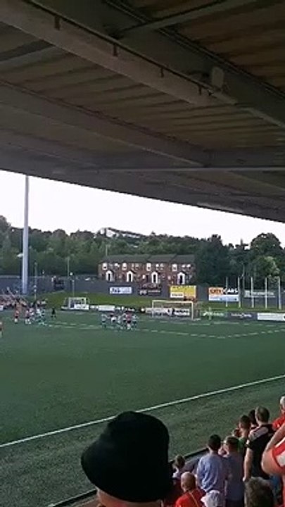 Will Patching misses a penalty against Shamrock Rovers