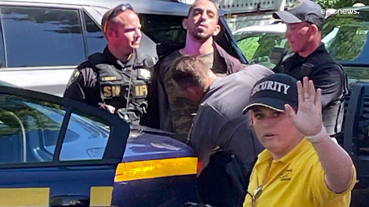 Fühlte sich in den USA sicher: Autor der "Satanischen Verse" auf offener Bühne schwer verletzt