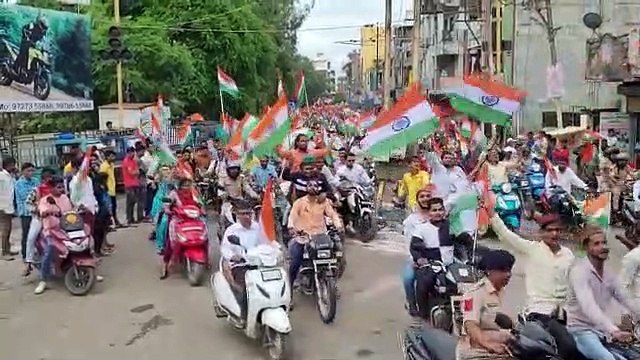 Azadi Ka Amrit Mahotsav देश भक्ति के रंग में रंगी सड़कें, वातावरण में गूंजा वंदे मातरम